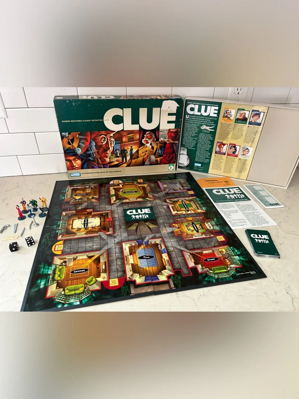 Clue Board Game Parker Brothers Family Mystery Detective Game 100% Complete